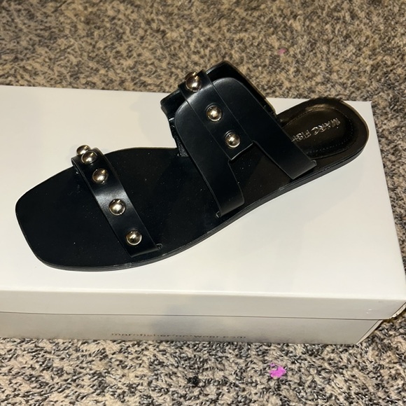 NIB Marc Fisher Black & Silver Studded Burlina Sandals Womens Size 8 Medium - Picture 2 of 8